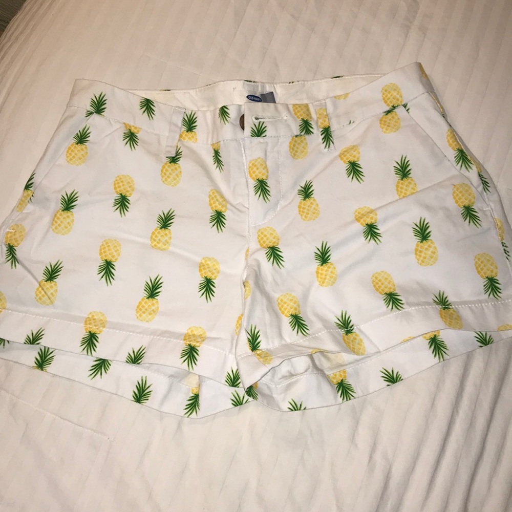 pineapple print shorts